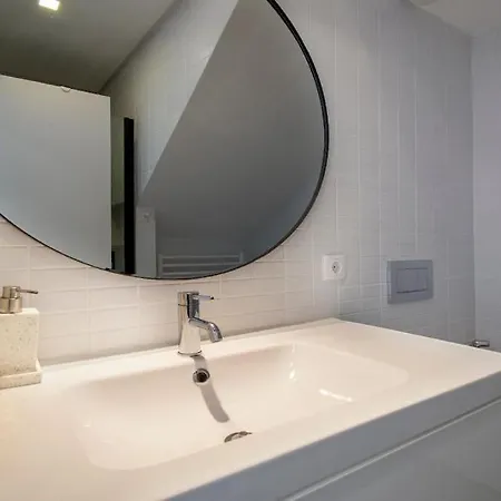 Liberdade Stylish Attic With Ac And View Lägenhet Lisboa