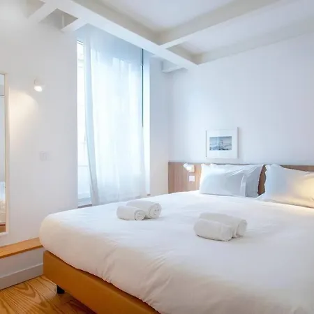 Apartamento Liberdade Stylish Attic With Ac And View
