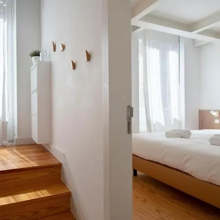 アパート Liberdade Stylish Attic With Ac And View *