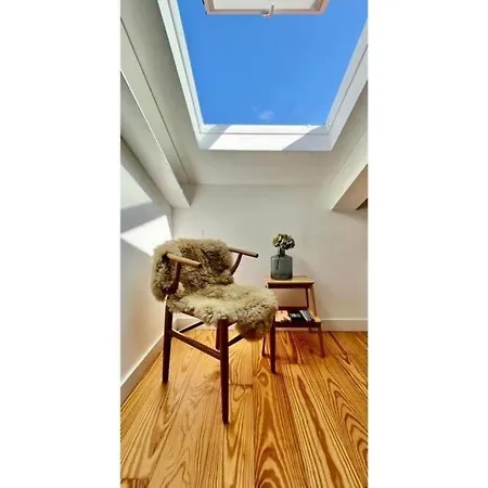 Liberdade Stylish Attic With Ac And View アパート リスボン