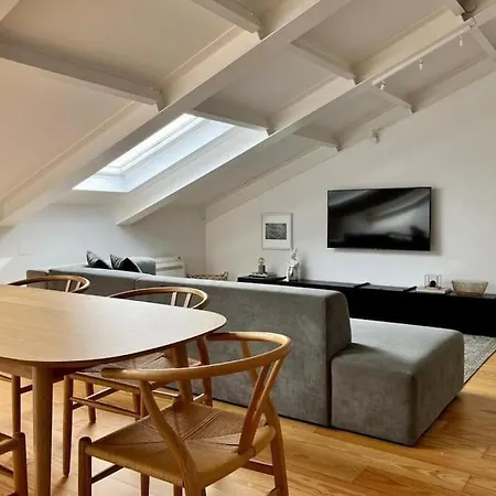 アパート Liberdade Stylish Attic With Ac And View *