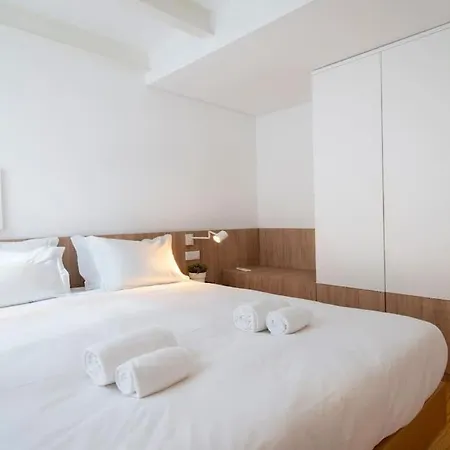 アパート Liberdade Stylish Attic With Ac And View